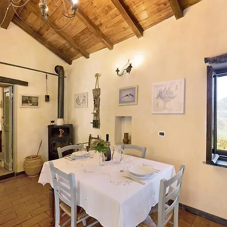 Holiday home Casa Vittorina Cesio